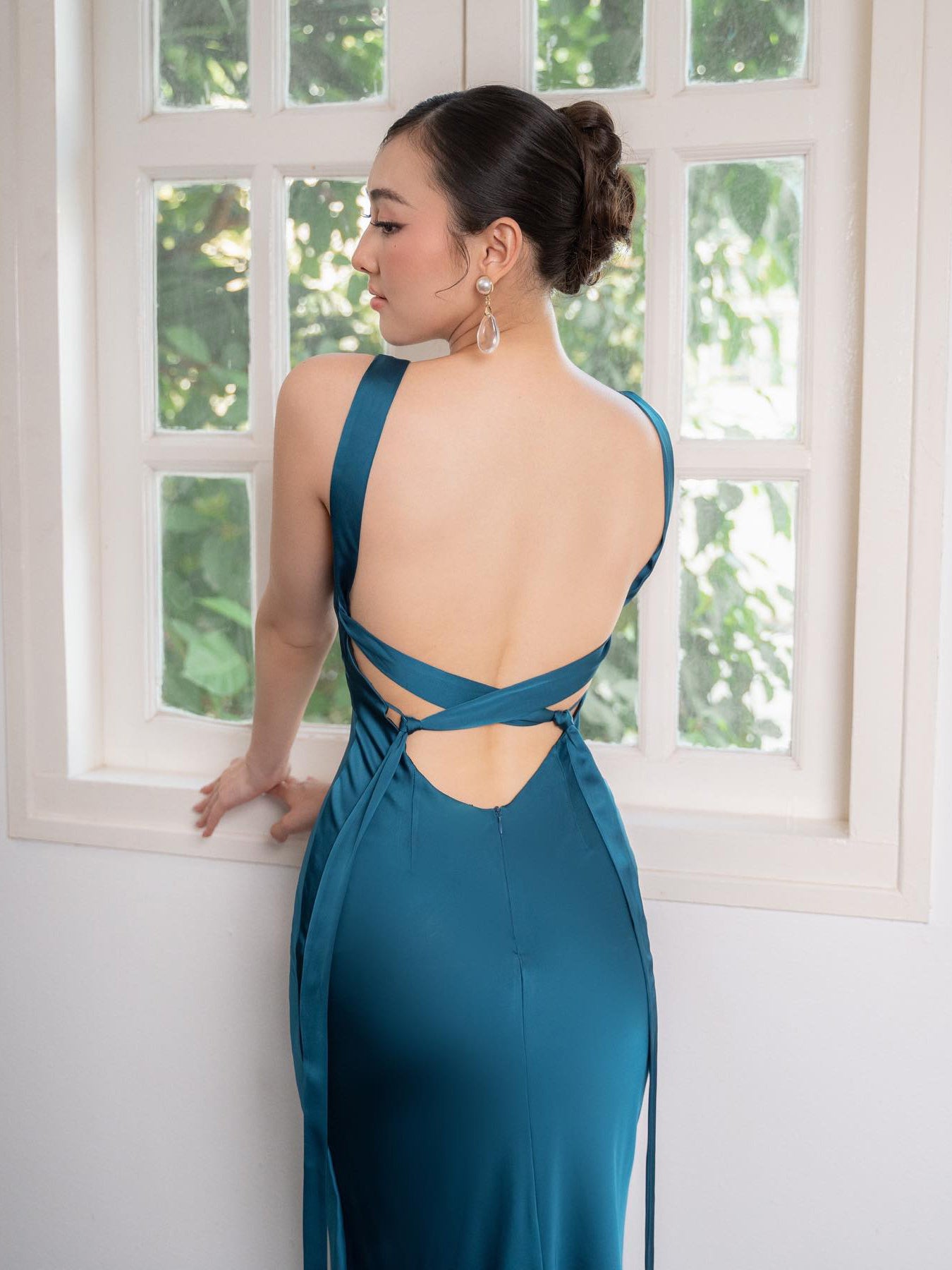 Lake Blue Dream – Open Back Wedding Dress