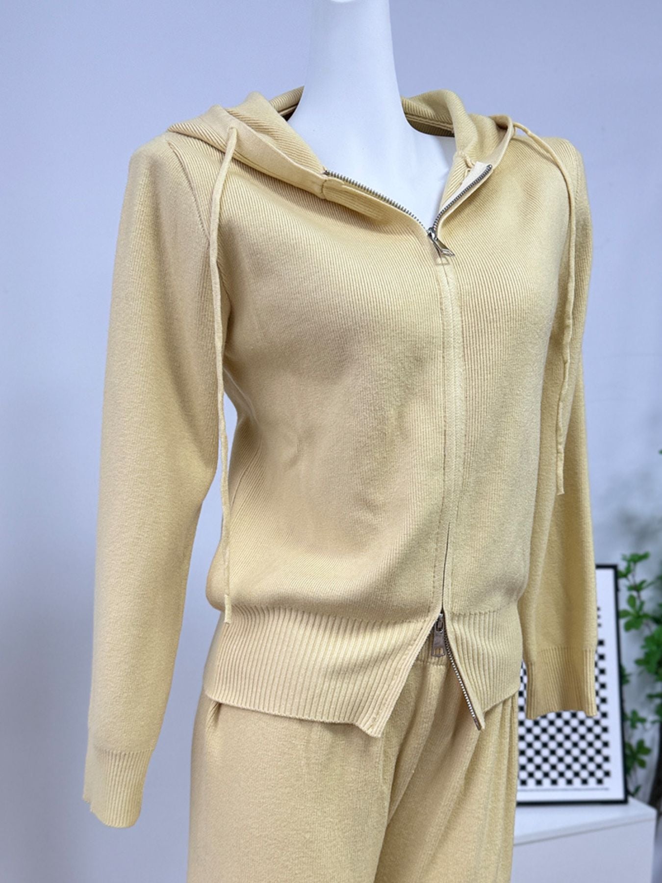 0cef0999-657f-42a0-8626-e529a283c7b2-Max