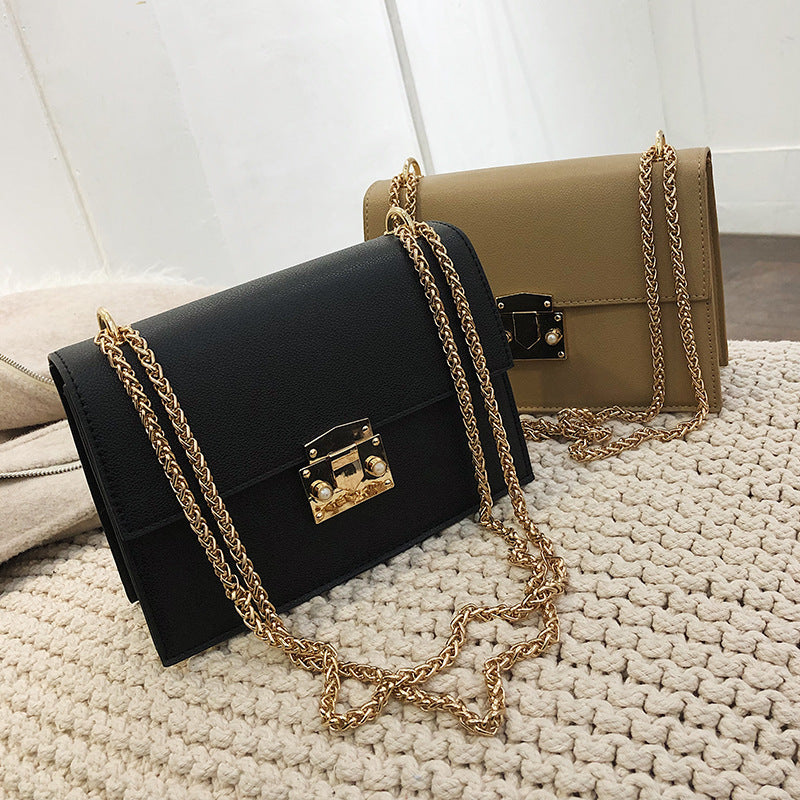 Chain messenger bag