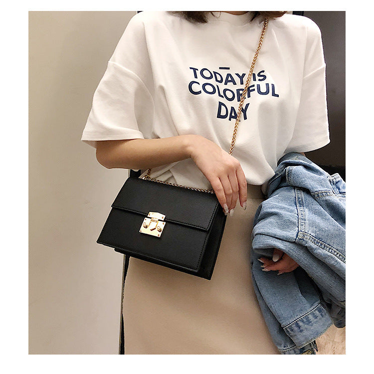 Chain messenger bag