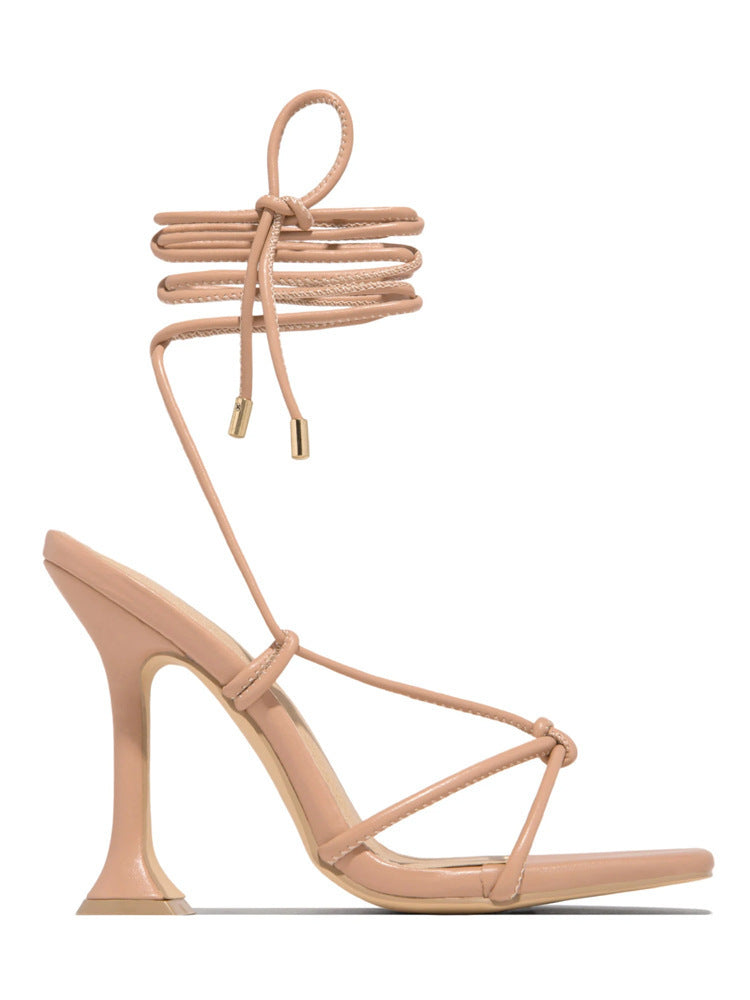 Elegant Curved Heel Sandals – Sexy & Comfortabel | Plus Size